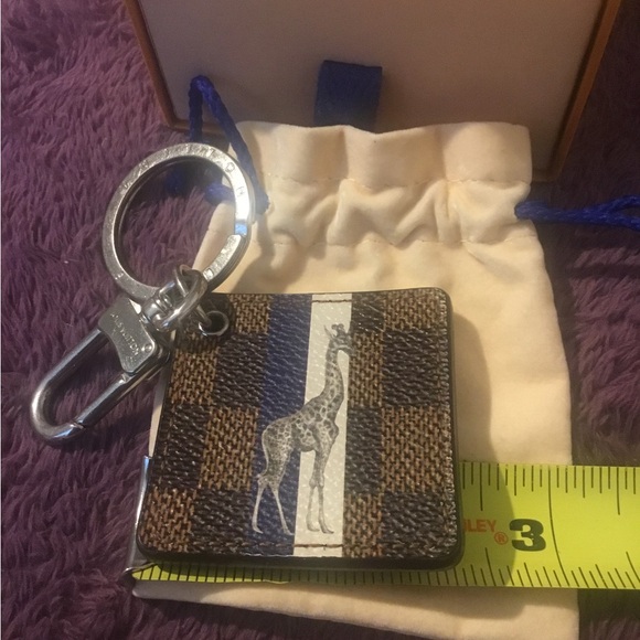 Authentic Louis Vuitton Damier Illustra  SAVANE Giraffe Chapman Keychain - Picture 15 of 16